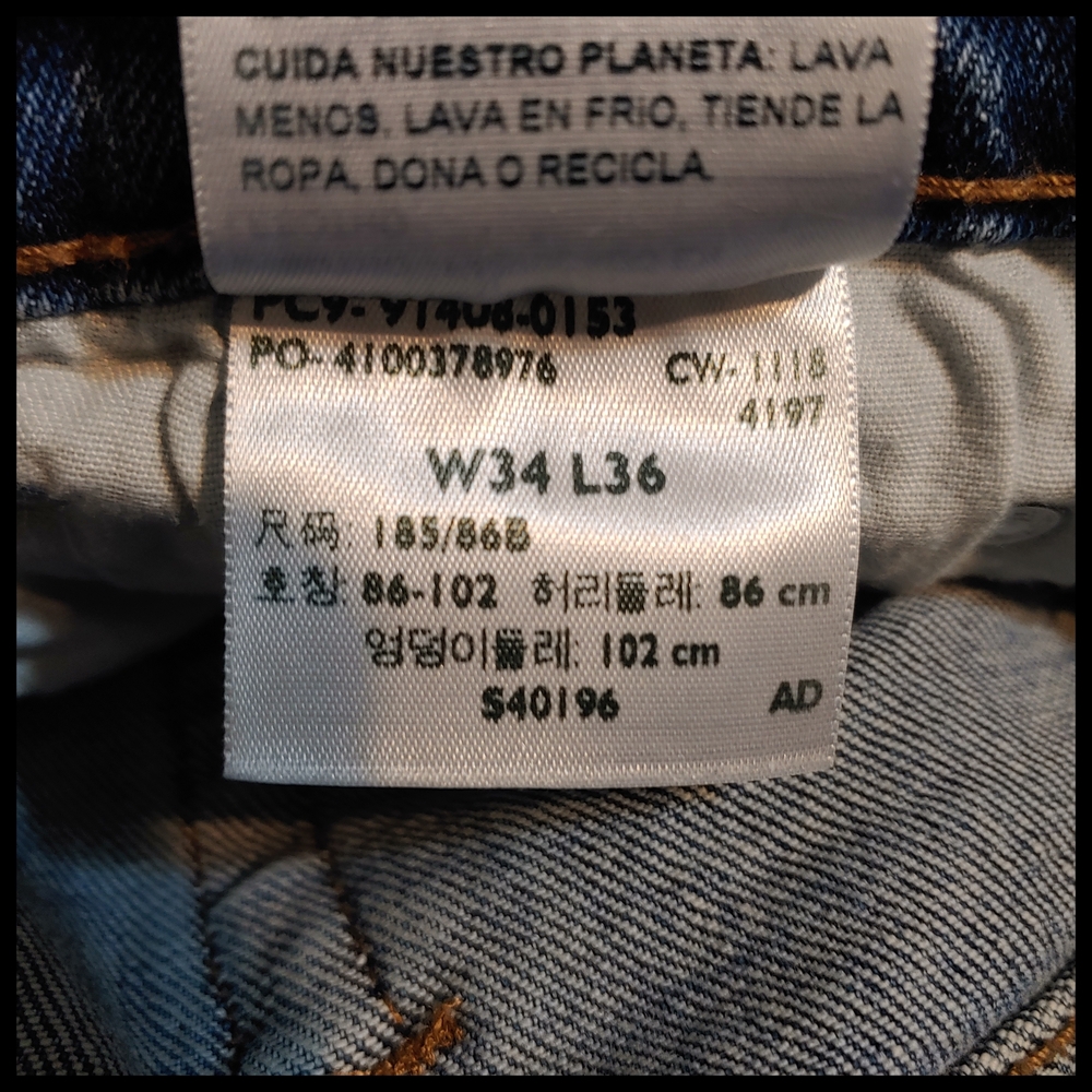 Vintage Levi's 561 TALL Men's Straight Jeans - Picture 6 of 6